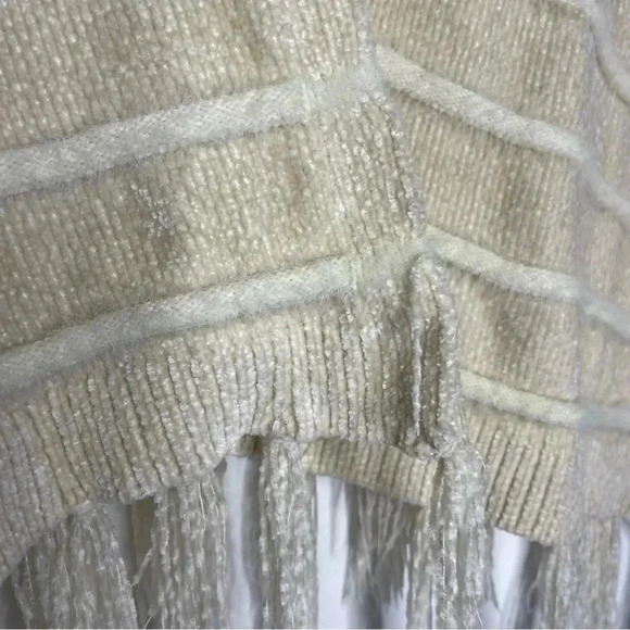 Anthropologie Akemi + Kin One Size Chenille Knit Open Front Pomcho in Ivory - Picture 5 of 7